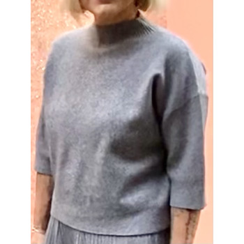 Свитер горловиной стойка и...