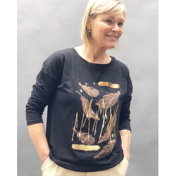 Футболка з принтом "пір'я"