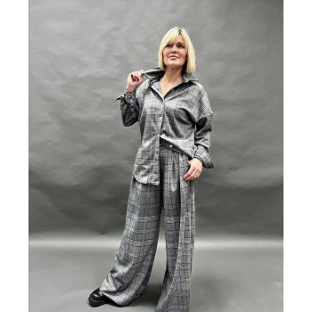 Сорочка, сіра у клітинку