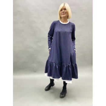 Сукня з синьої бавовни в...