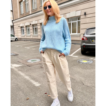 Светр, блакитний