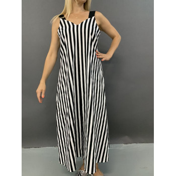 Сукня у чорно-білу смужку...