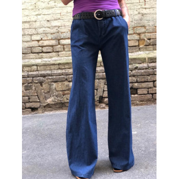 Джинси злегка розкльошені...