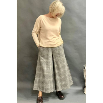 Светр з горловиною човен