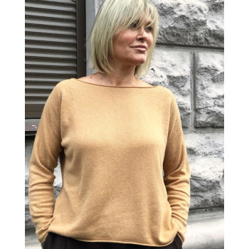 Свитер с горловиной лодочка