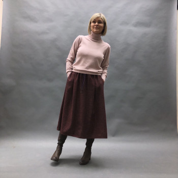 Спідниця з оксамитовим поясом