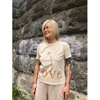 Футболка в принт квітка LOVE