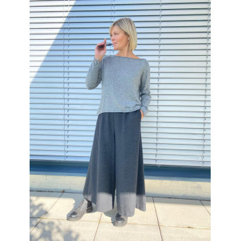 Светр з горловиною човен